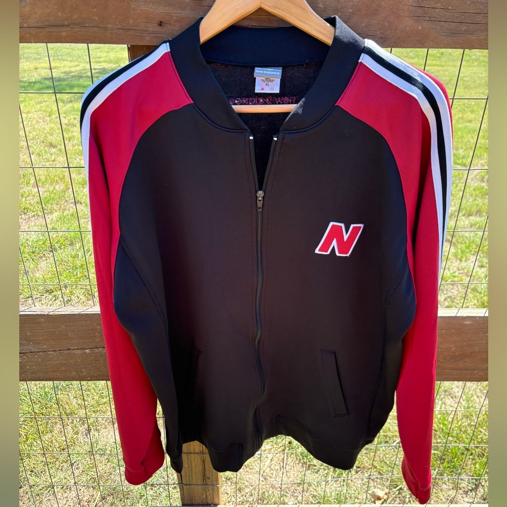 Retro New Balance zip up jacket size large
